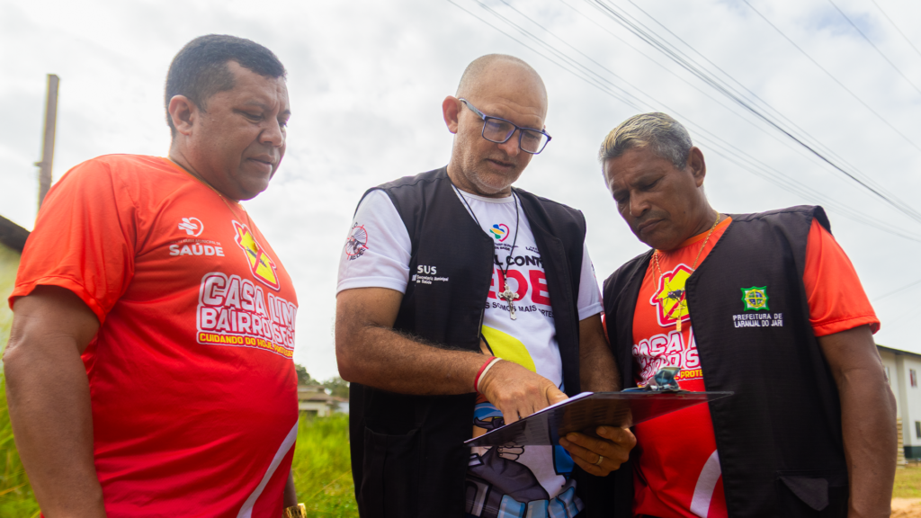 Prefeitura fortalece enfrentamento à dengue com trabalho de campo e orientação